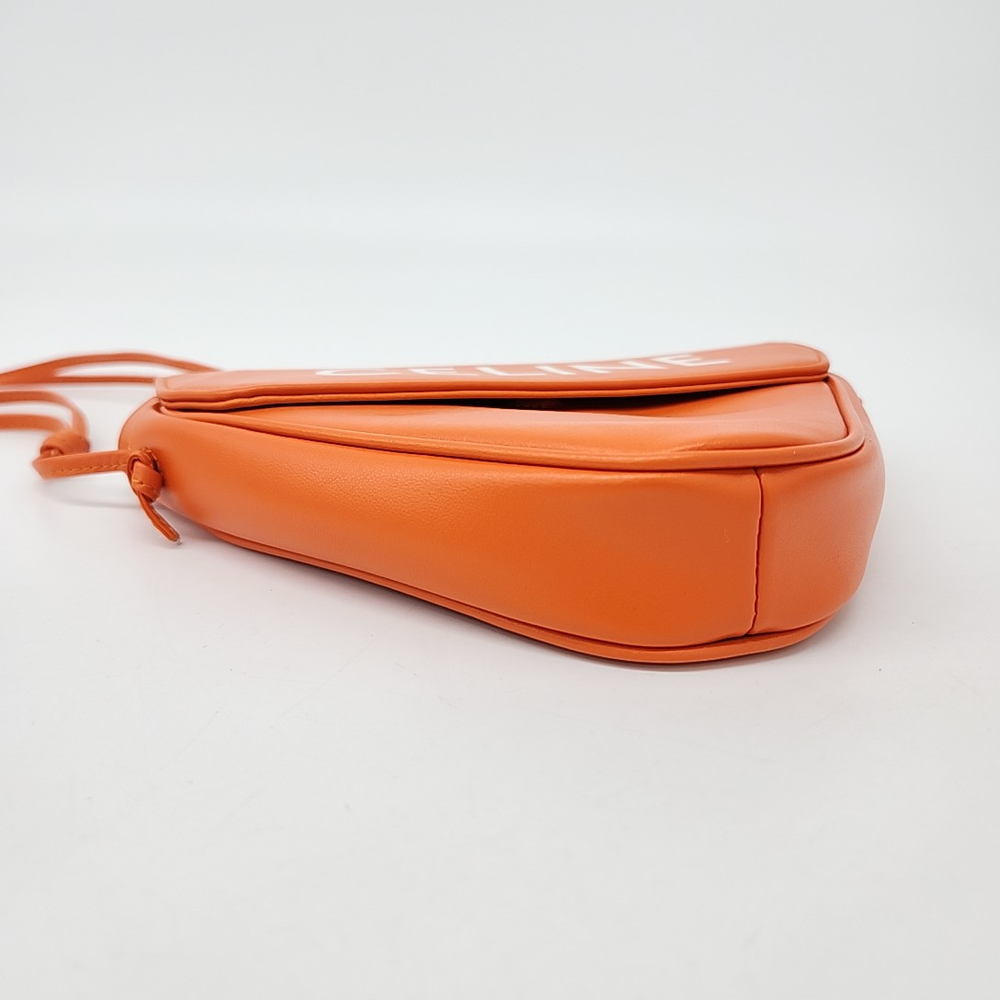 Celine Triangle Bag (10000131)