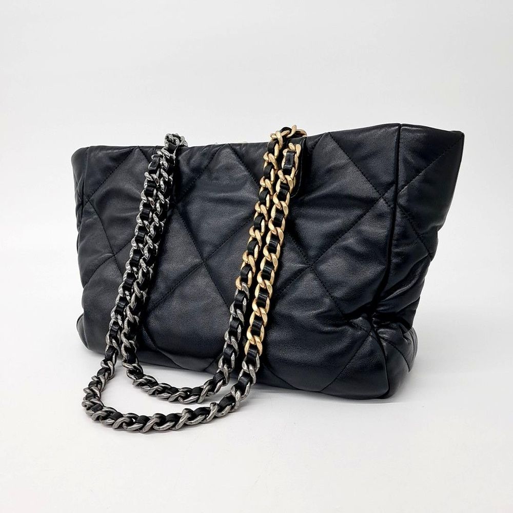 Chanel 19 Chain Shoulder Bag (4306122)