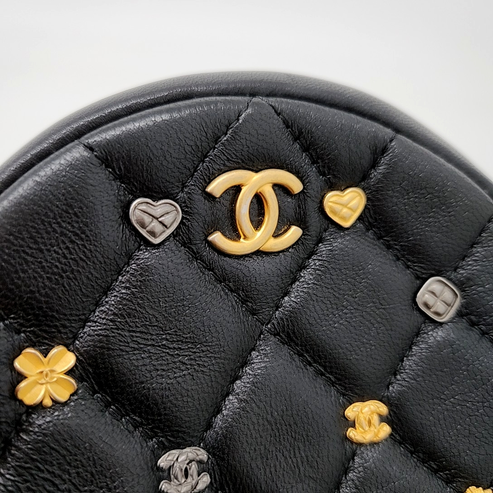 Chanel Charm Decorated Round Mini Cross Bag (10054087)