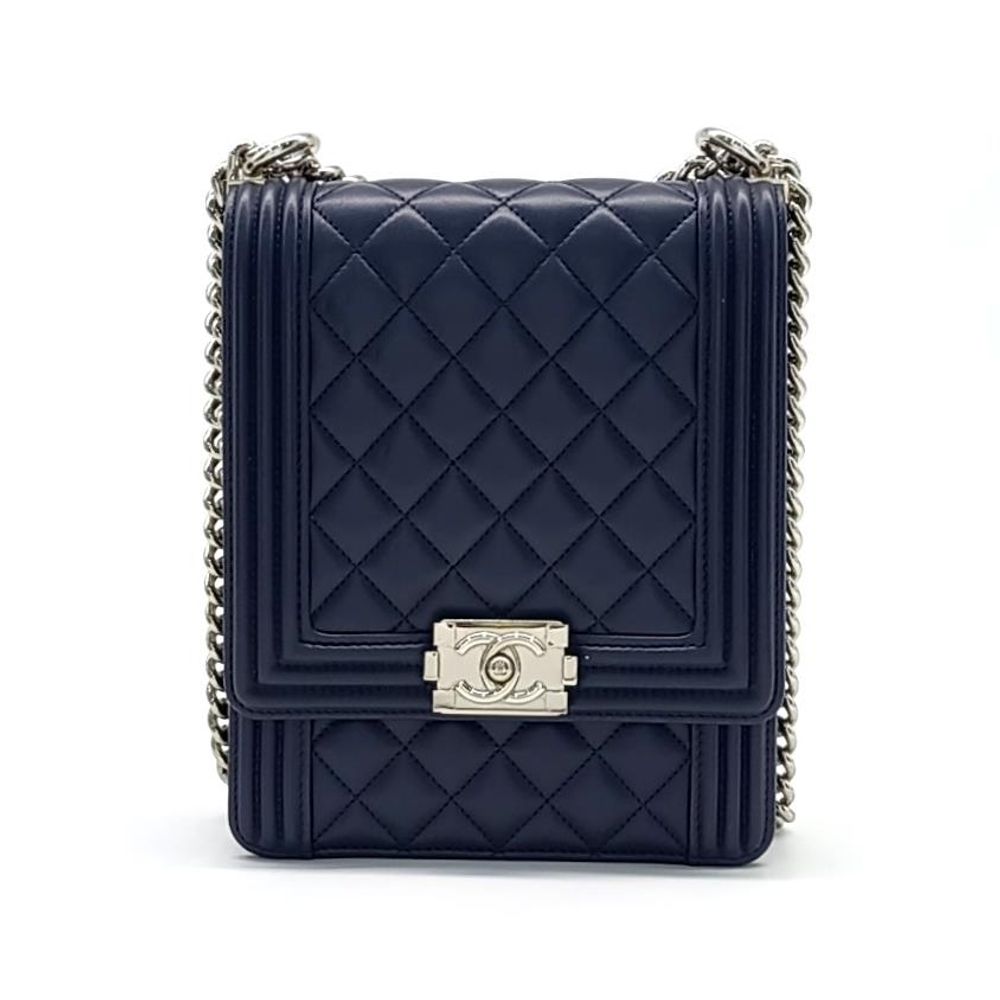 Chanel Boy Flap Bag (1204190)