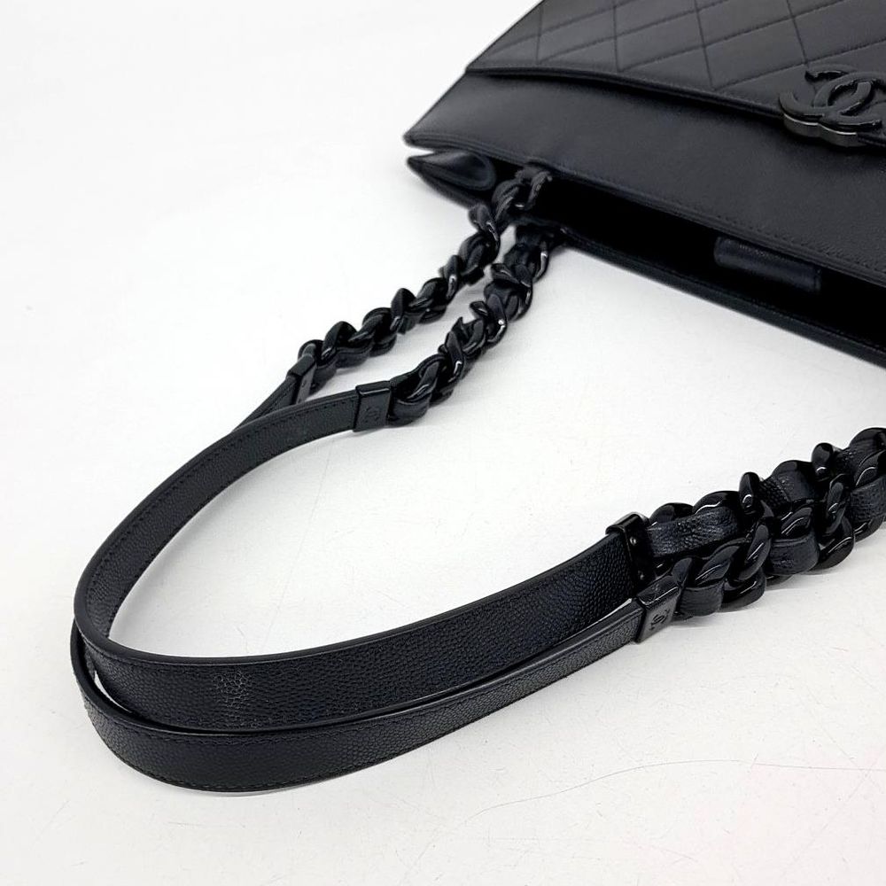 Chanel Caviar Shoulder Bag (7924025)