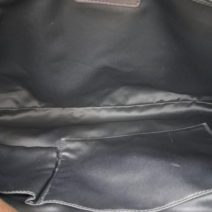 Chanel Caviar Shoulder Bag (9789851)