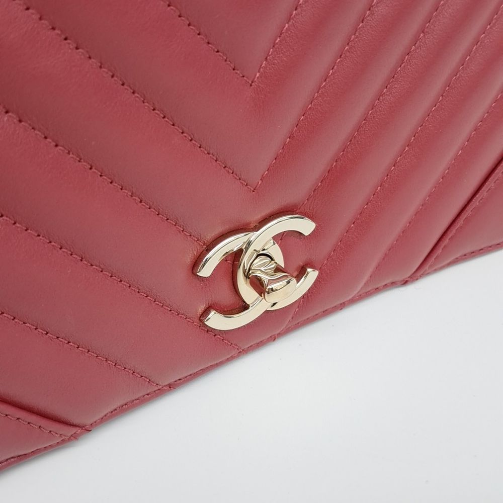 Chanel Chevron Chain Shoulder Bag (10019827)
