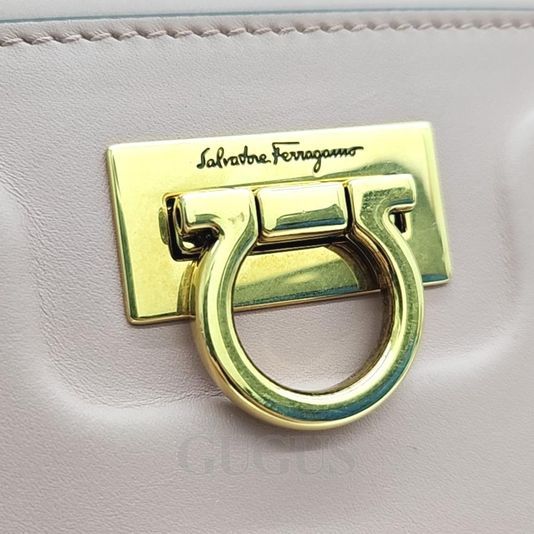 Ferragamo Trifolio Small Cross Bag (2100489)
