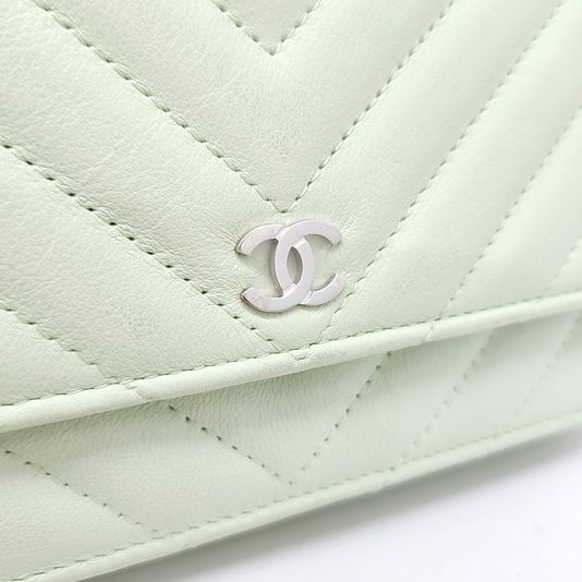 Chanel Chevron WOC Mini Cross Bag (10022835)