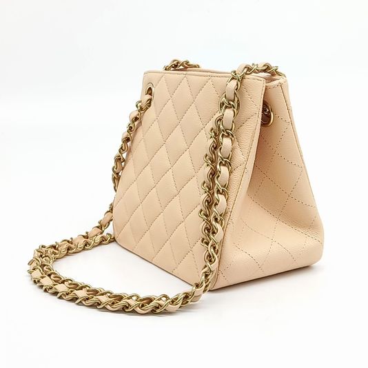 Chanel Caviar Classic Mini Bucket Bag (10113481)