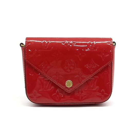 Louis Vuitton Vernis Mini Sac Lucy Crossbody Bag (10219567)