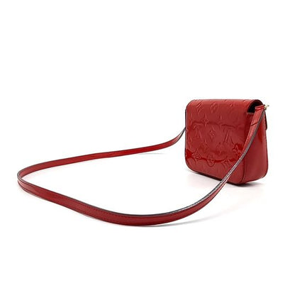Louis Vuitton Vernis Mini Sac Lucy Crossbody Bag (10219567)