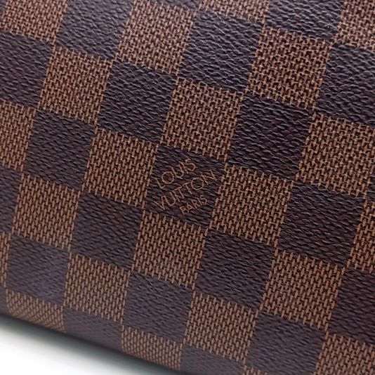 Louis Vuitton Damier Cosmetic Pouch (10163368)