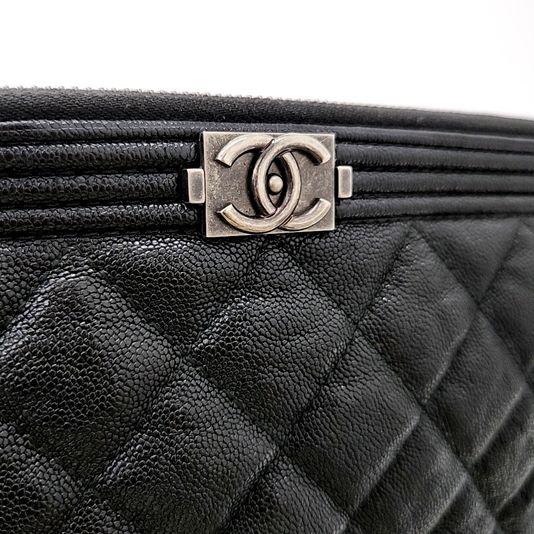 Chanel Caviar Boy Clutch New Medium (10192563)
