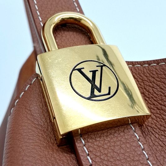 Louis Vuitton Low Key Hobo Mm (10212718)