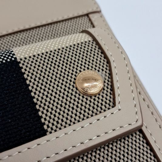 Burberry Pocket Bag Mini (10214489)