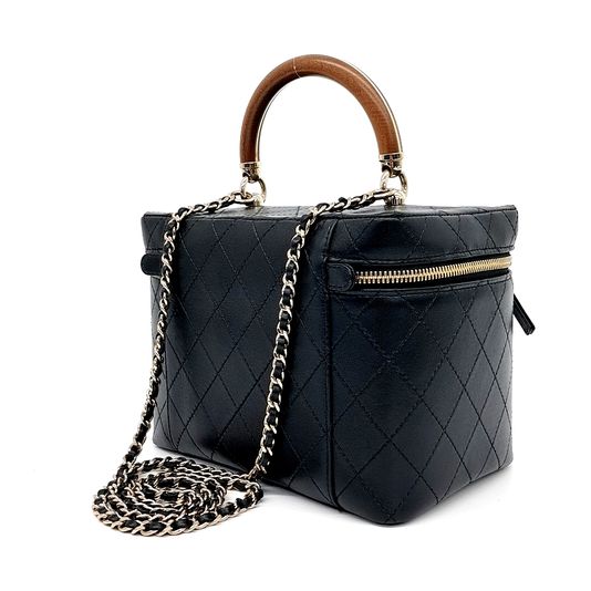 Chanel Cosmetic Case A57343 (10216216)