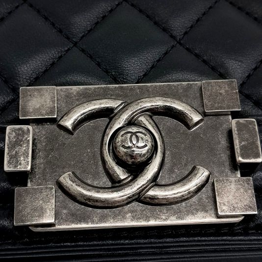 Chanel Boy Bag New Medium (10216949)