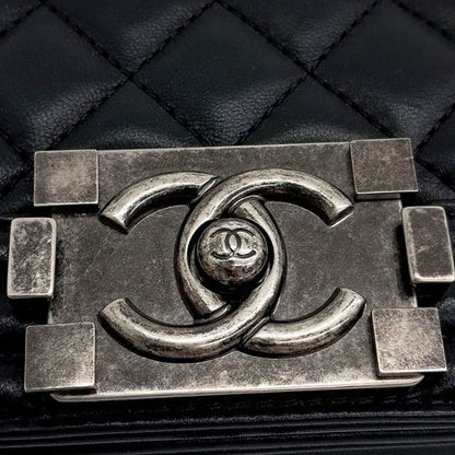 Chanel Boy Bag New Medium (10216949)