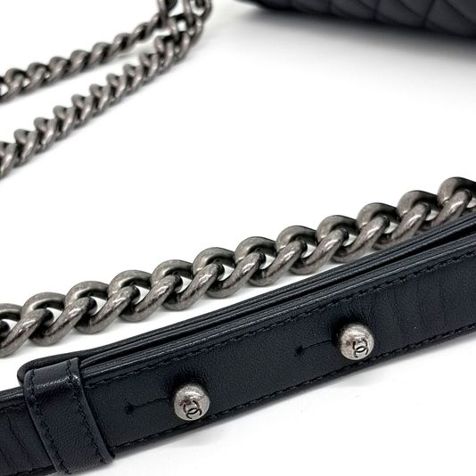 Chanel Boy Bag New Medium (10216949)