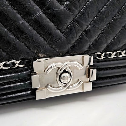 Chanel Chevron Boy Bag Medium (10219240)