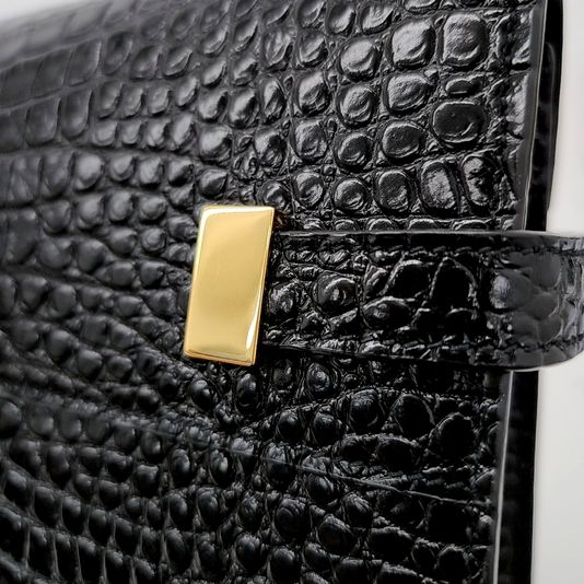 Saint Laurent Manhattan Shoulder Bag (579271) (10219722)