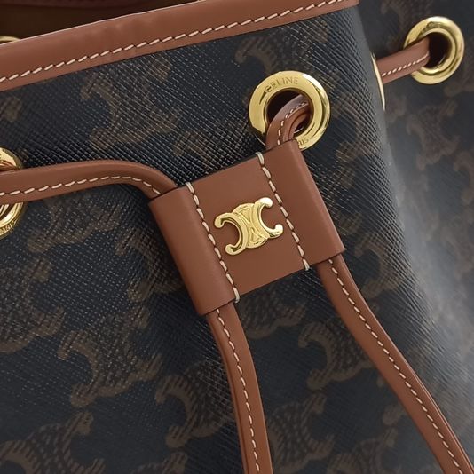 Celine Triumph Clara Bag (10220174)
