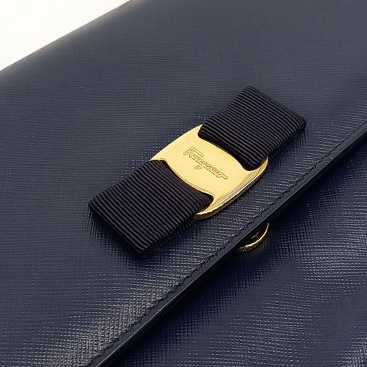 Ferragamo Genie Crossbody Bag (10228279)