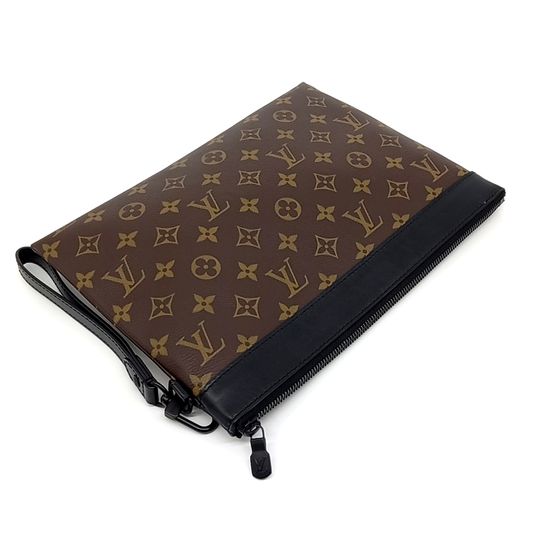 Louis Vuitton Pochette Tougo Clutch (10234749)