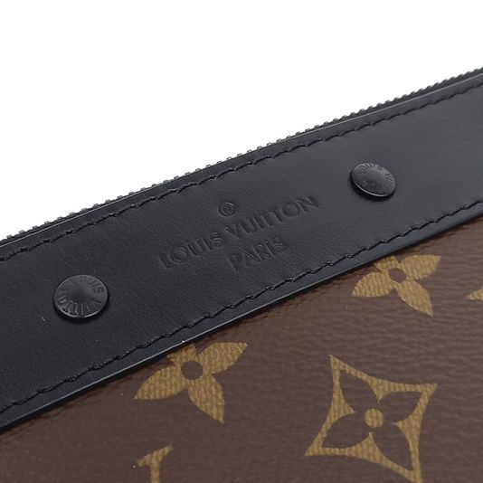 Louis Vuitton Pochette Tougo Clutch (10234749)