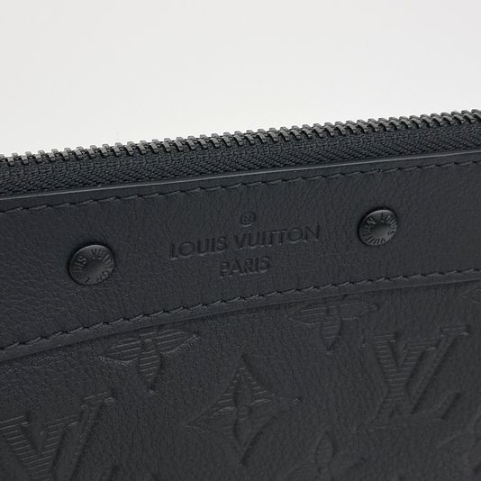 Louis Vuitton Shadow Pochette Togo M81570 (10236582)
