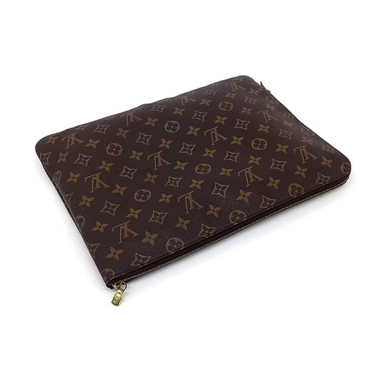 Louis Vuitton Monogram Etu Voyage MM (10238792)