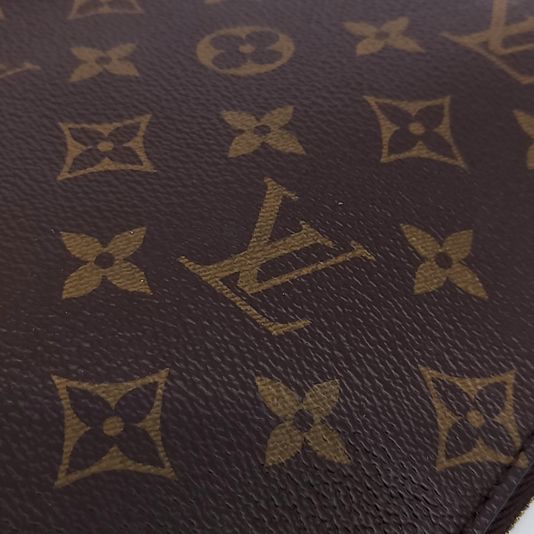Louis Vuitton Monogram Etu Voyage MM (10238792)