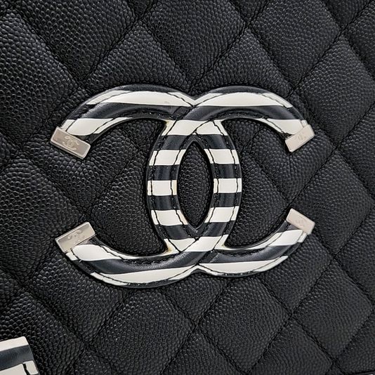 Chanel Caviar Cosmetic Tote and Shoulder Bag (10241714)