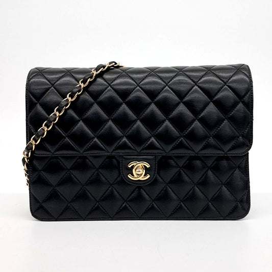 Chanel lambskin shoulder bag (10241886)