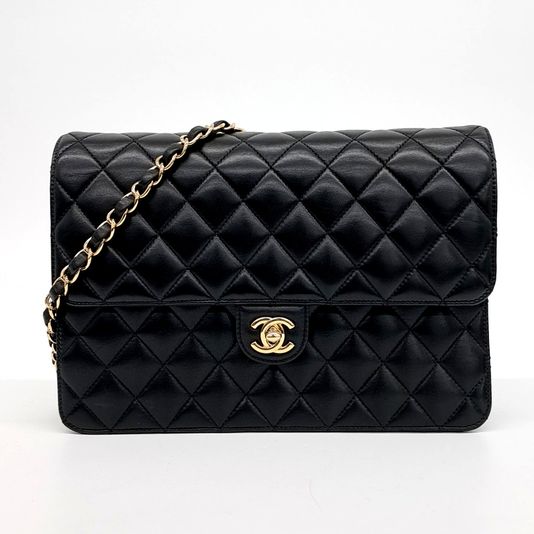 Chanel lambskin shoulder bag (10241886)