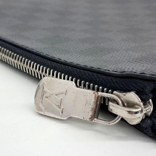 Louis Vuitton Graphite Pochette Jour GM (10243418)