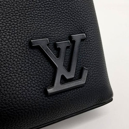 Louis Vuitton iPad Pouch (10250327)