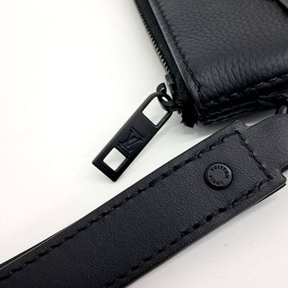 Louis Vuitton iPad Pouch (10250327)