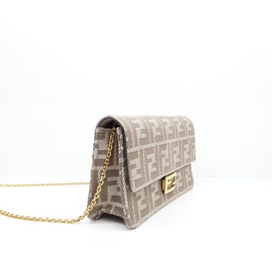 Fendi Wallet-on-Chain Crossbody and Shoulder Bag (8M0498) (10250813)