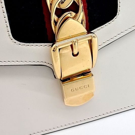 Gucci Sylvie Bag (421882) (10265399)