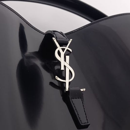 Saint Laurent LE37 Cassandra Bucket Bag (742828) (10267044)