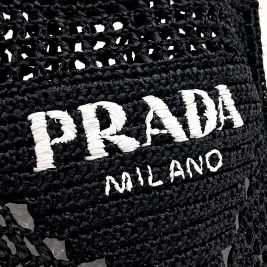 Prada raffia shoulder bag (10267324)