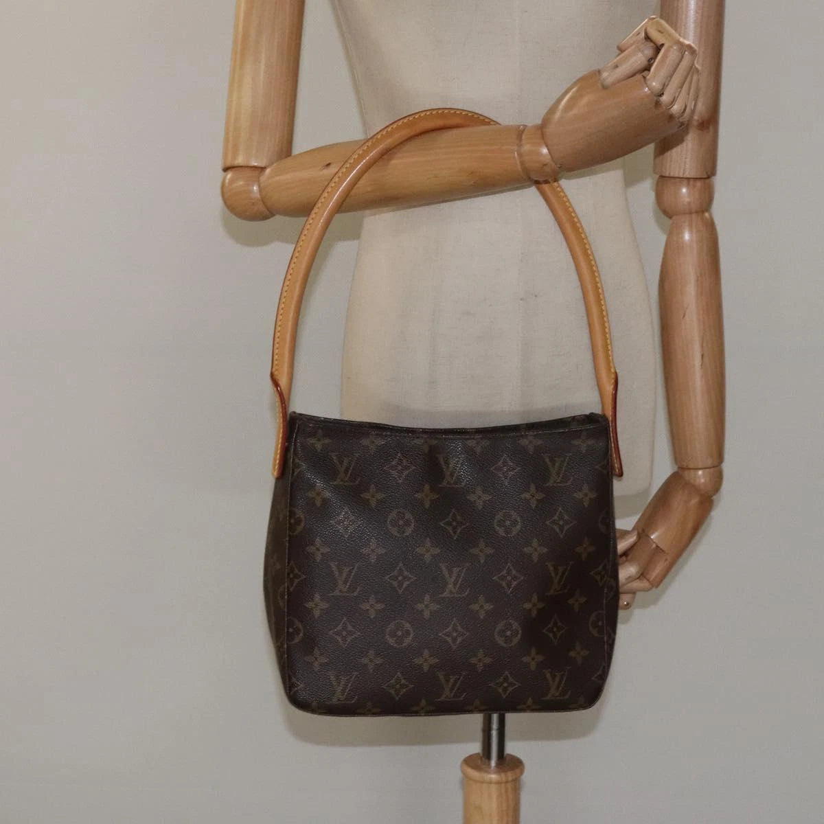Louis Vuitton Monogram Looping Mm Shoulder Bag M51146