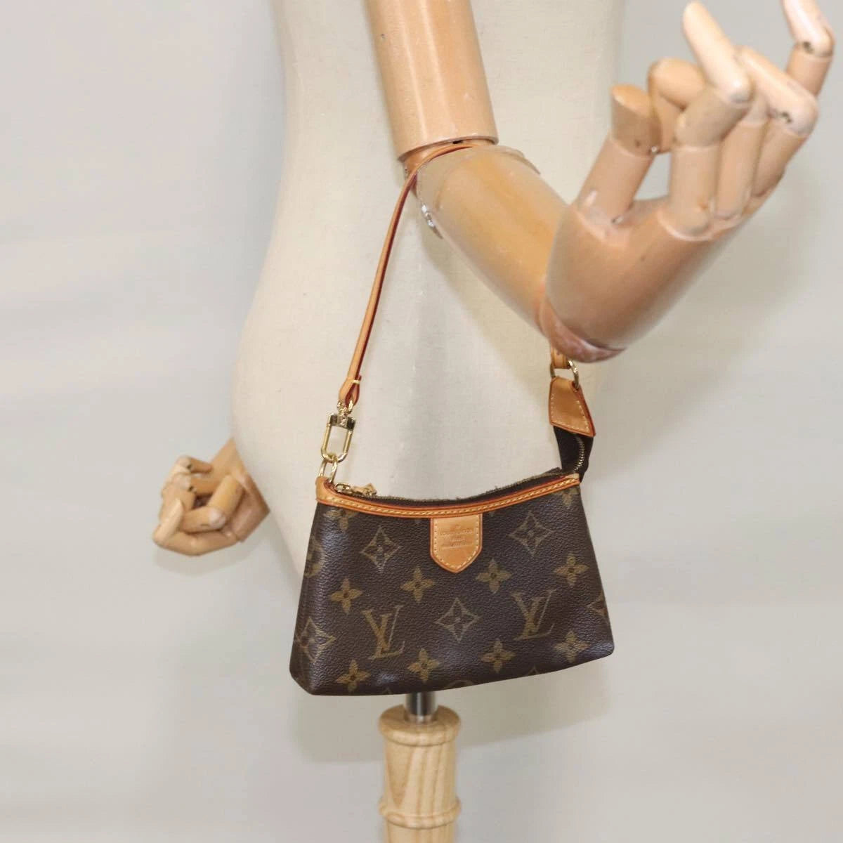 Louis Vuitton Monogram Mini Pochette Delight Full Pouch M40309