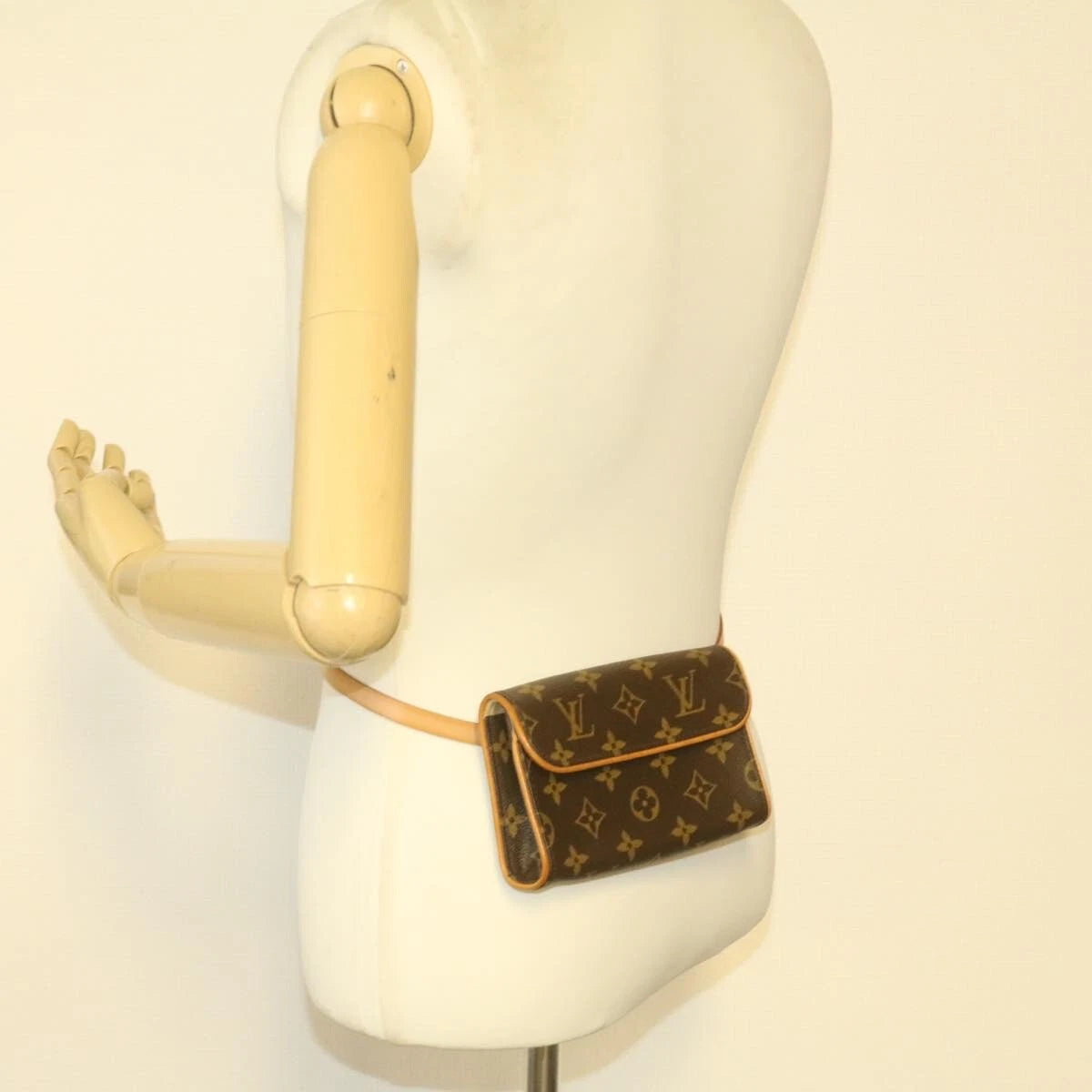 Louis Vuitton Monogram Pochette Florentine Waist Bag M51855