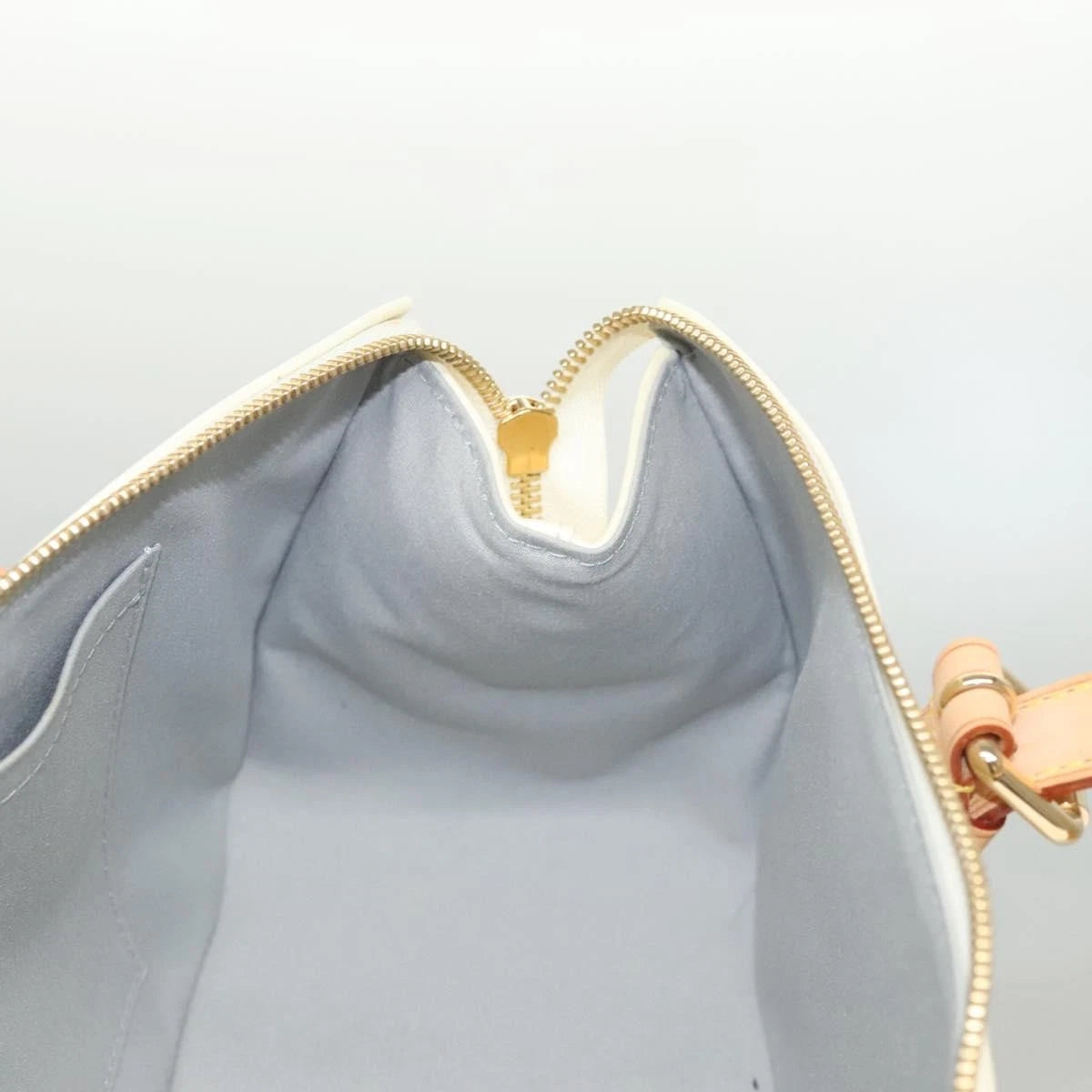 Louis Vuitton Monogram Vernis Rosewood Avenue Hand Bag Perle M93508